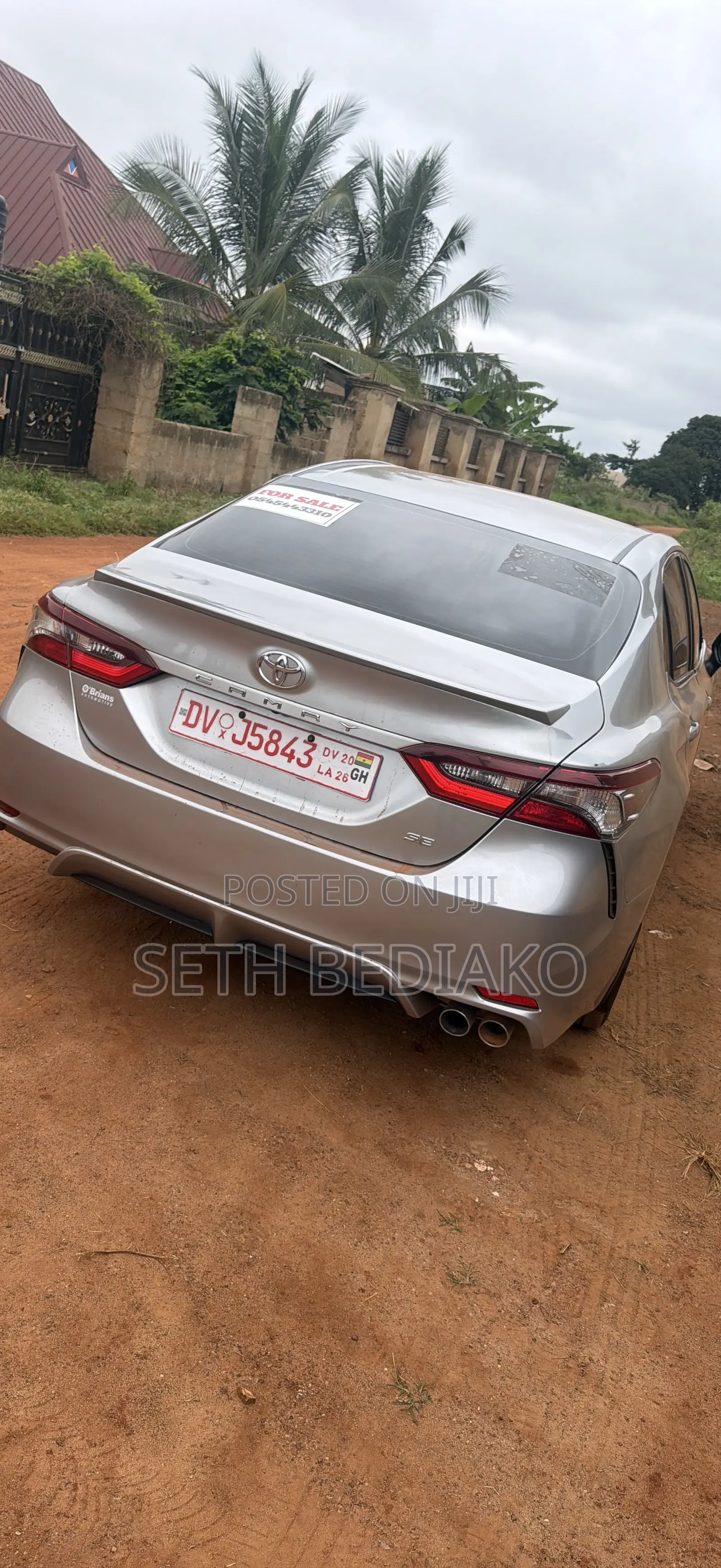 Toyota Camry SE 2021 Gray