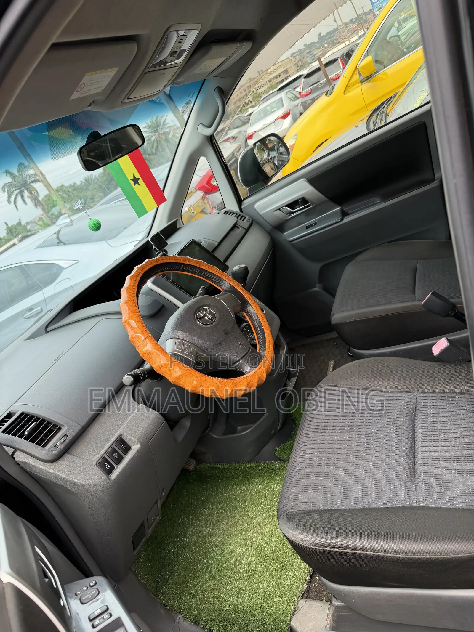 Toyota Voxy 2011 Black