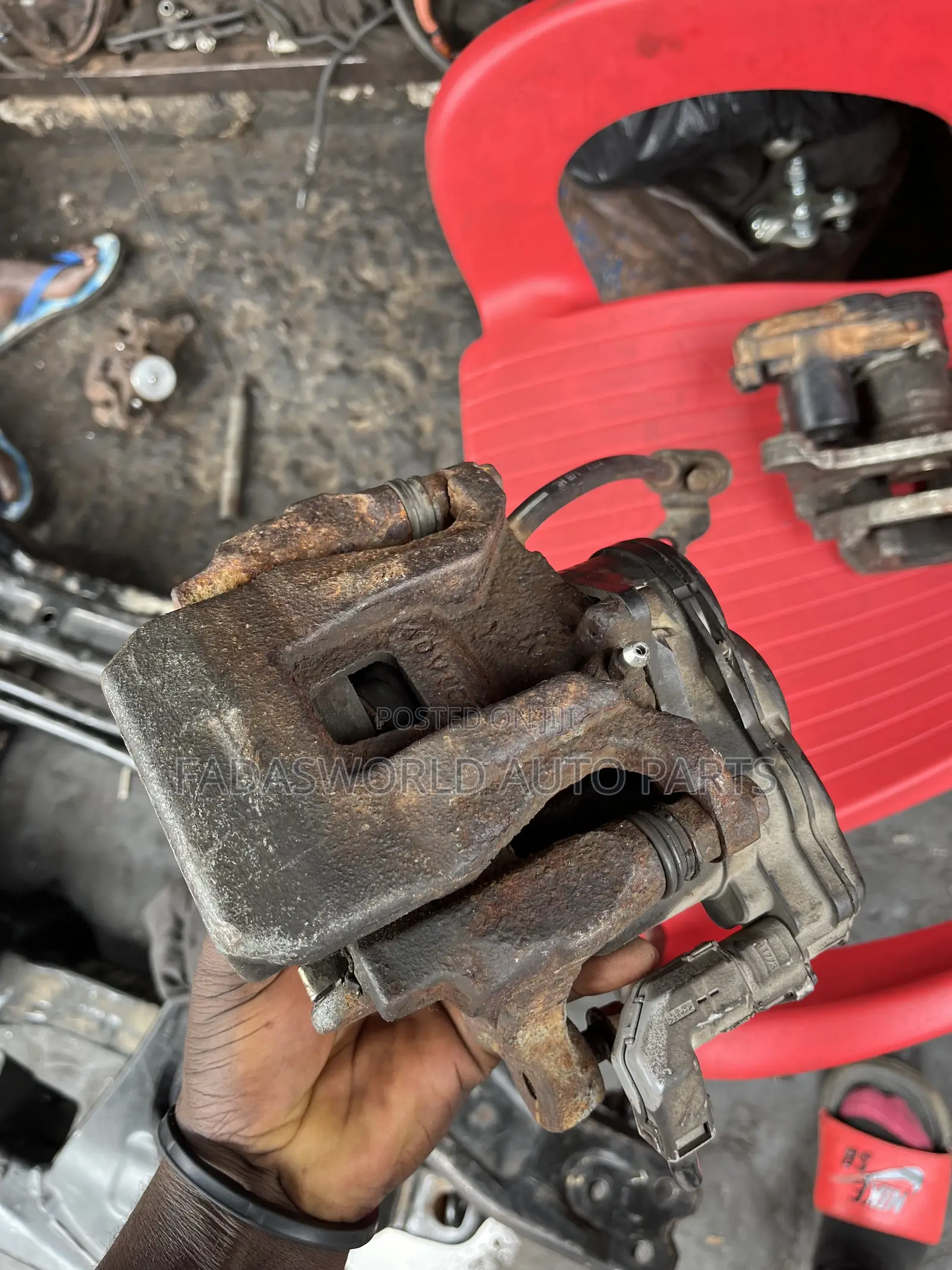 Mitsubishi Outlander 2017/2020 Back Electronic Caliper