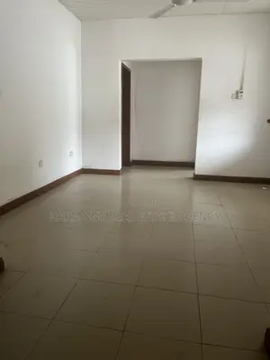 17bdrm House in Airport Residential Area for rent