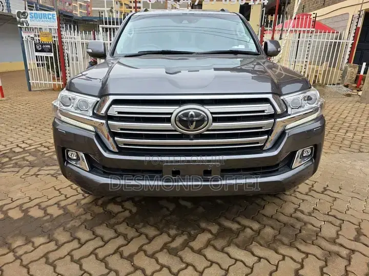 Toyota Land Cruiser 2016 Gray
