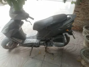 Yamaha 1995 Black
