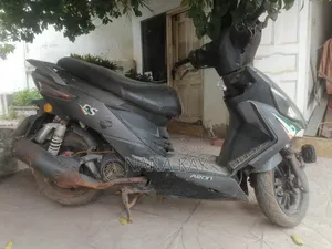 Yamaha 1995 Black