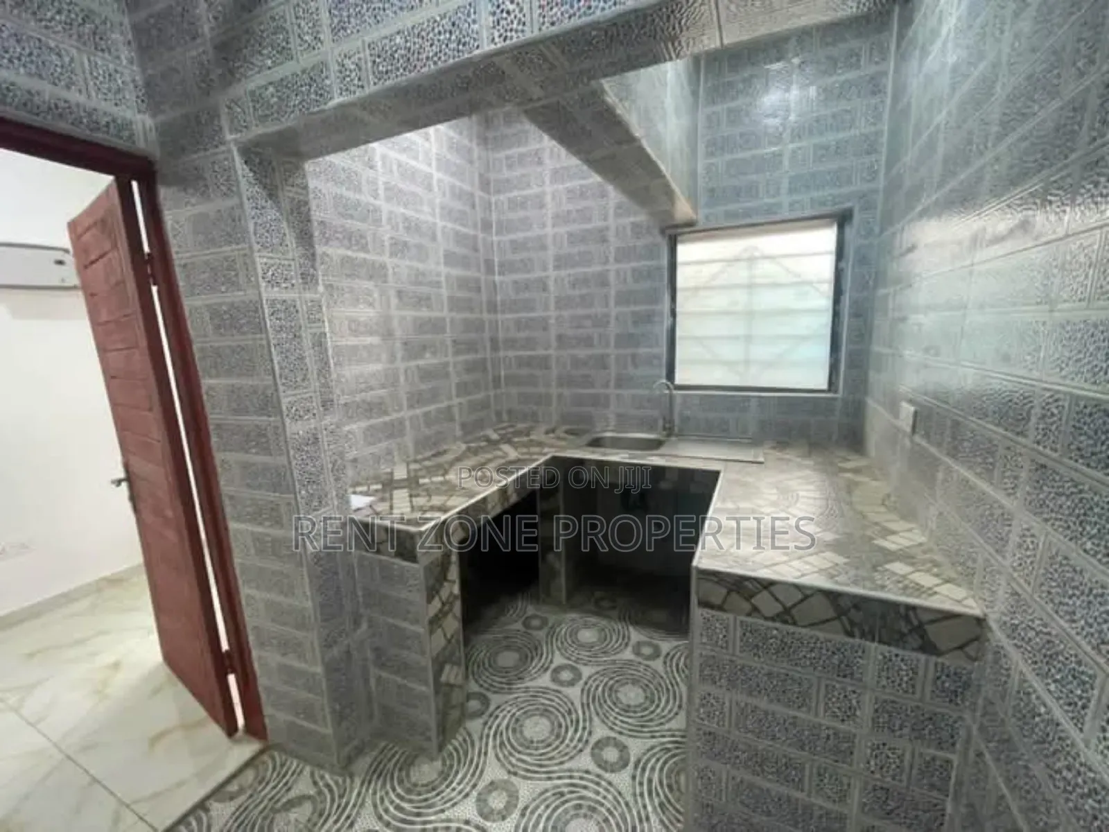 Mini Flat in Manhean for rent