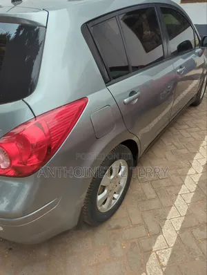 Nissan Versa 1.8 S Hatchback 2007 Silver