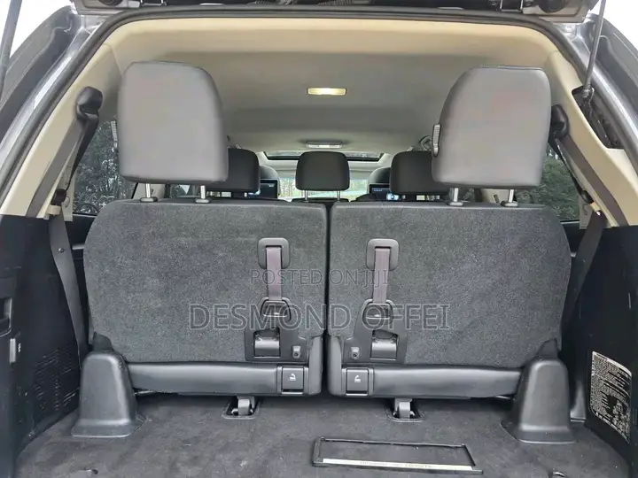 Toyota Land Cruiser 2016 Gray