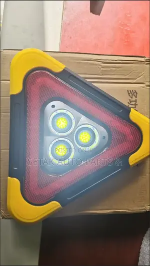 Multifunctional LED Car Emergency Warning Triangle With Solar Charging