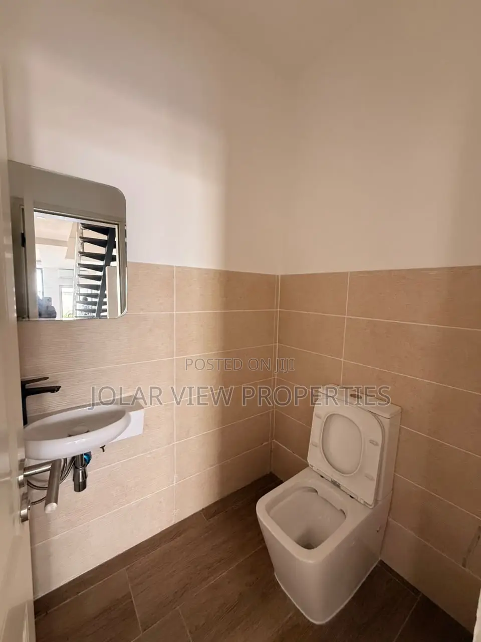 3bdrm Townhouse / Terrace in Jolar View, Tseaddo for rent