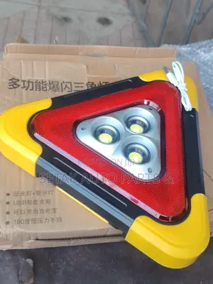Multifunctional LED Car Emergency Warning Triangle With Solar Charging