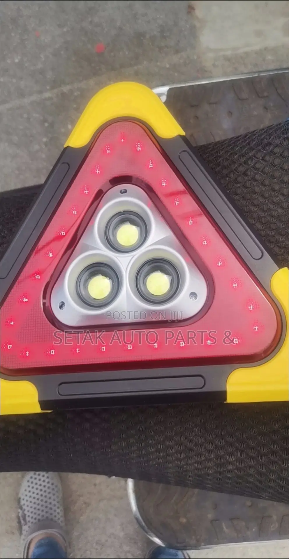 Multifunctional LED Car Emergency Warning Triangle With Solar Charging