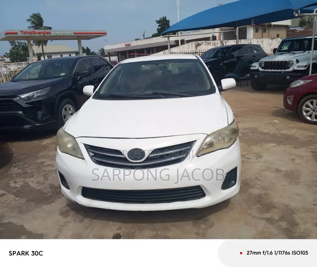 Toyota Corolla 2013 White