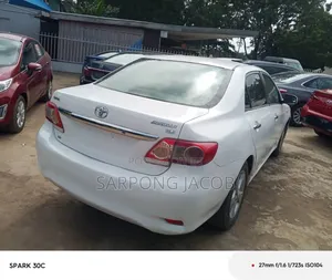 Toyota Corolla 2013 White