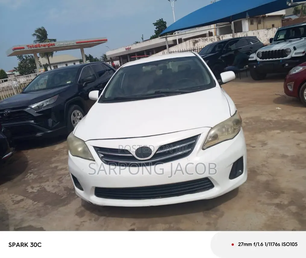 Toyota Corolla 2013 White