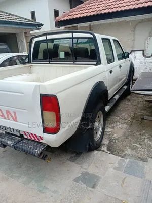Nissan Hardbody 2017 White