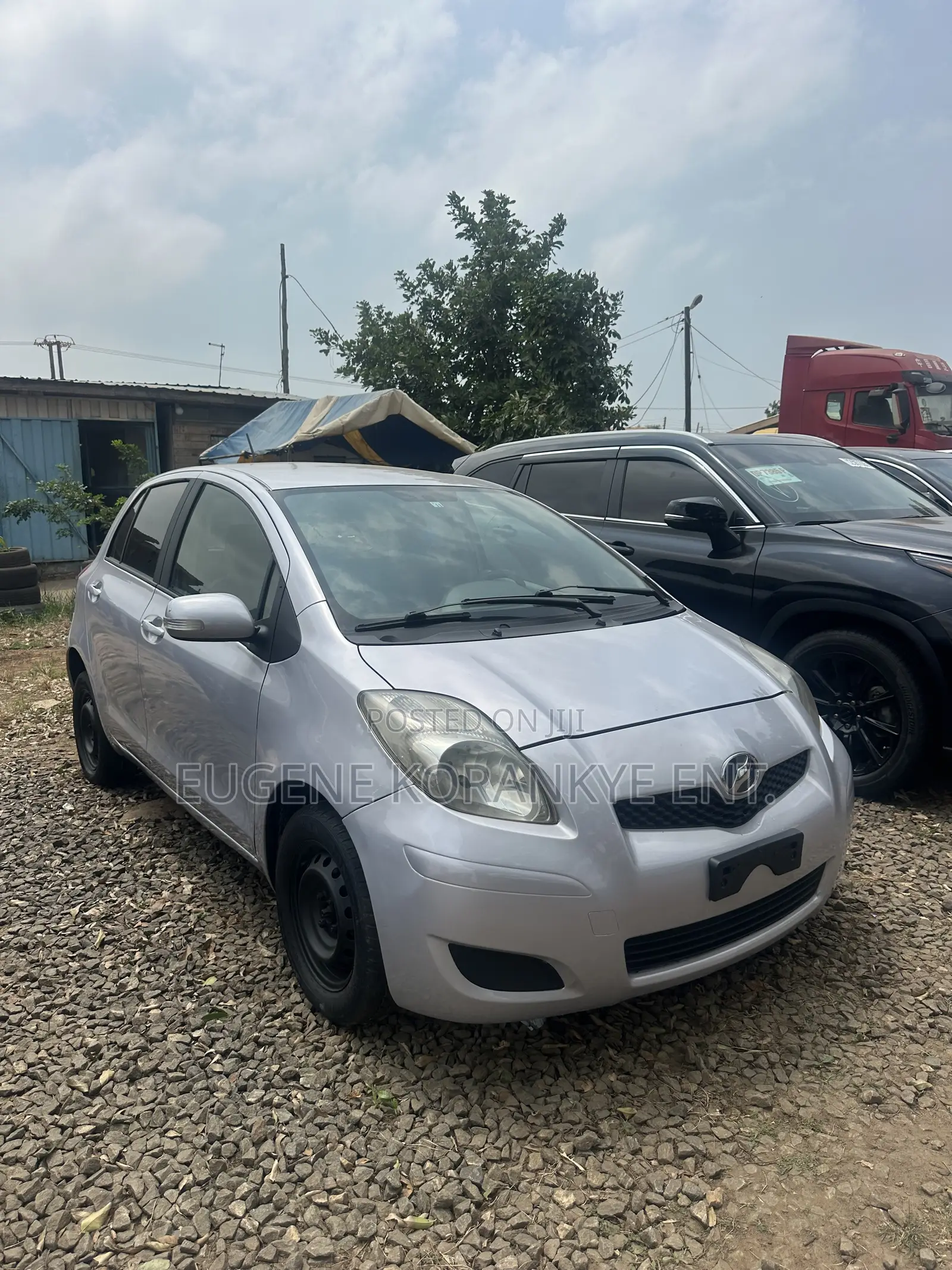 Toyota Vitz 1.5 FWD 5dr 2010 Silver