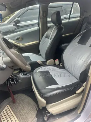 Toyota Vitz 1.5 FWD 5dr 2010 Silver