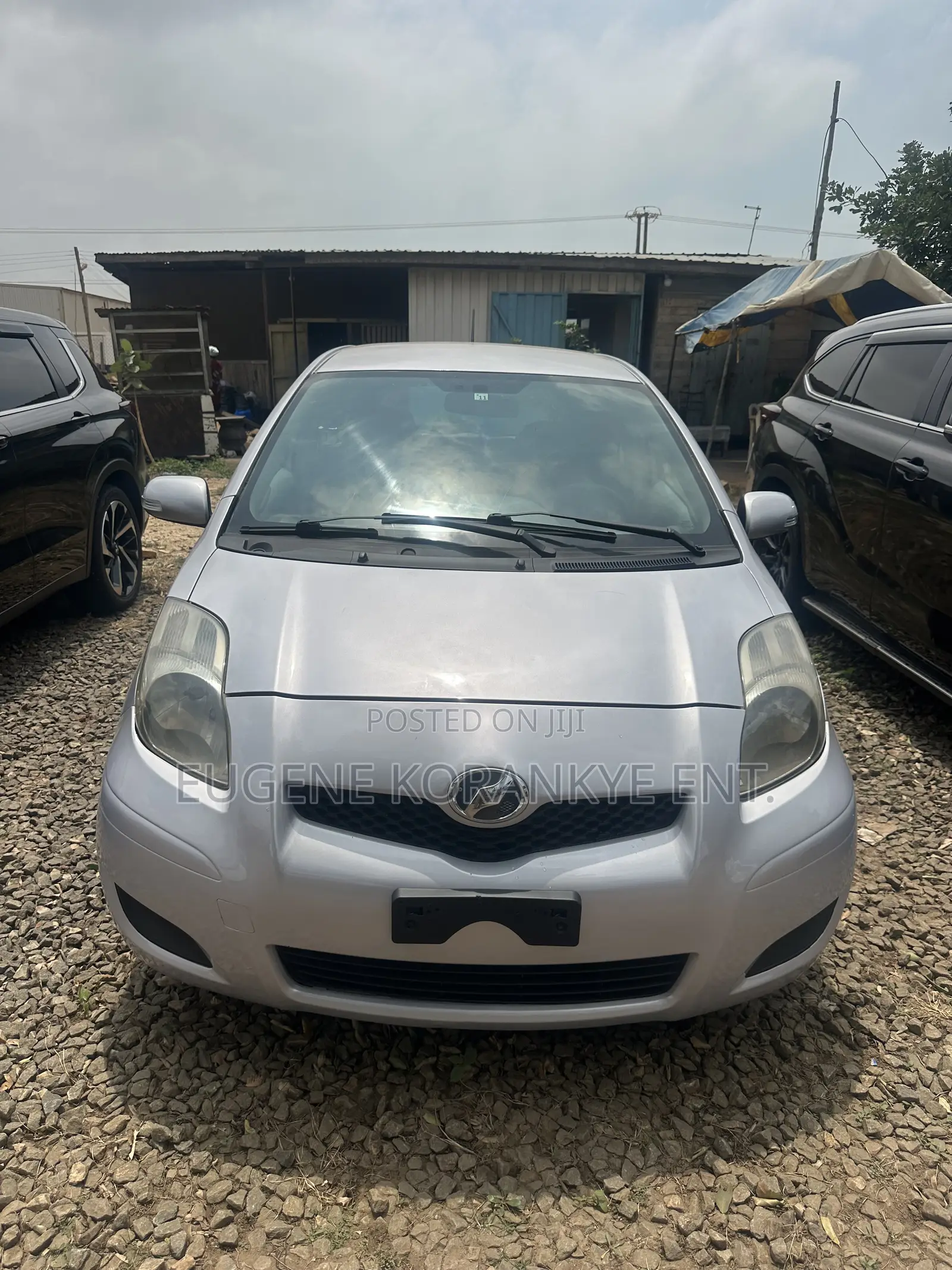 Toyota Vitz 1.5 FWD 5dr 2010 Silver