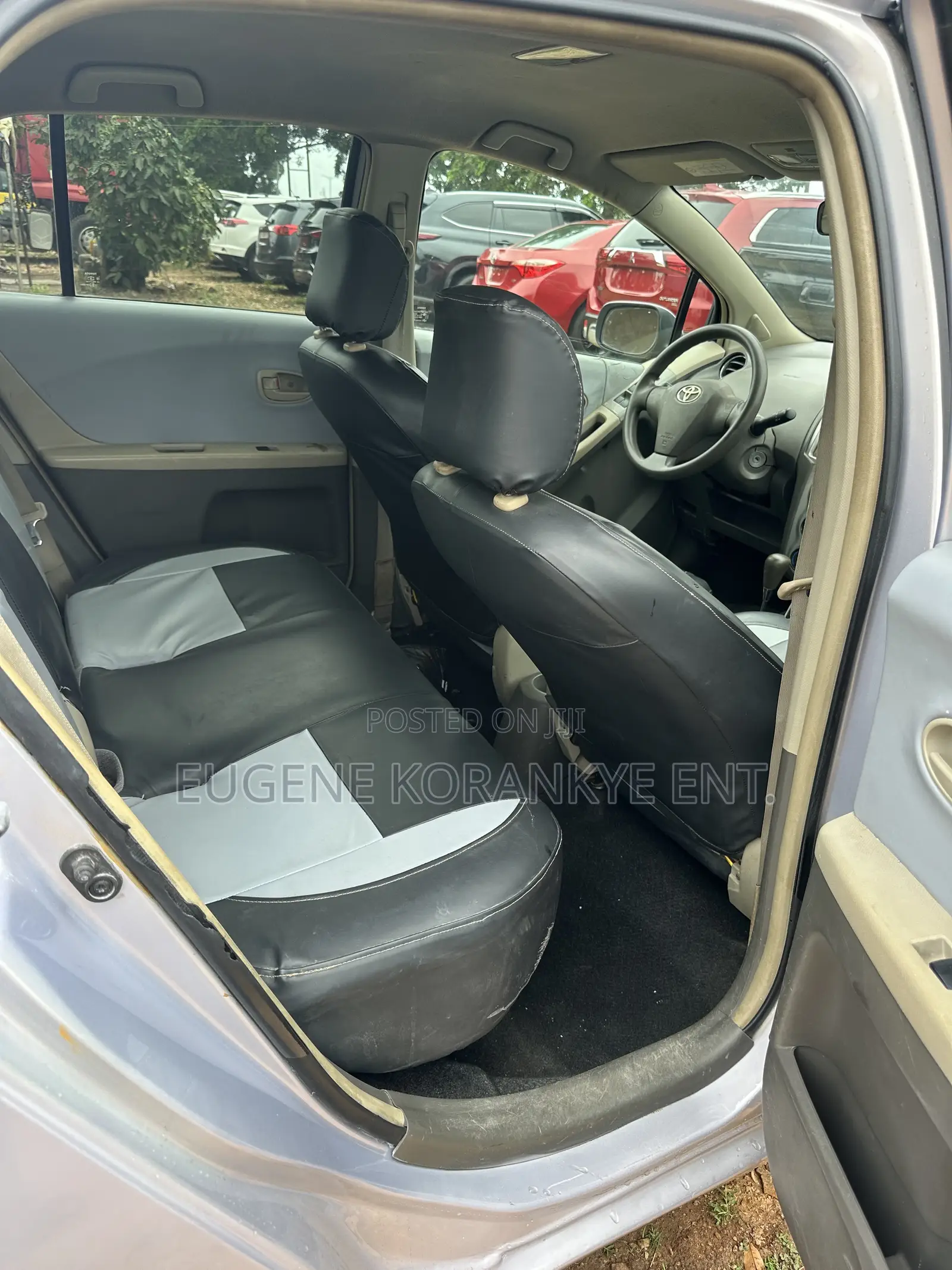 Toyota Vitz 1.5 FWD 5dr 2010 Silver