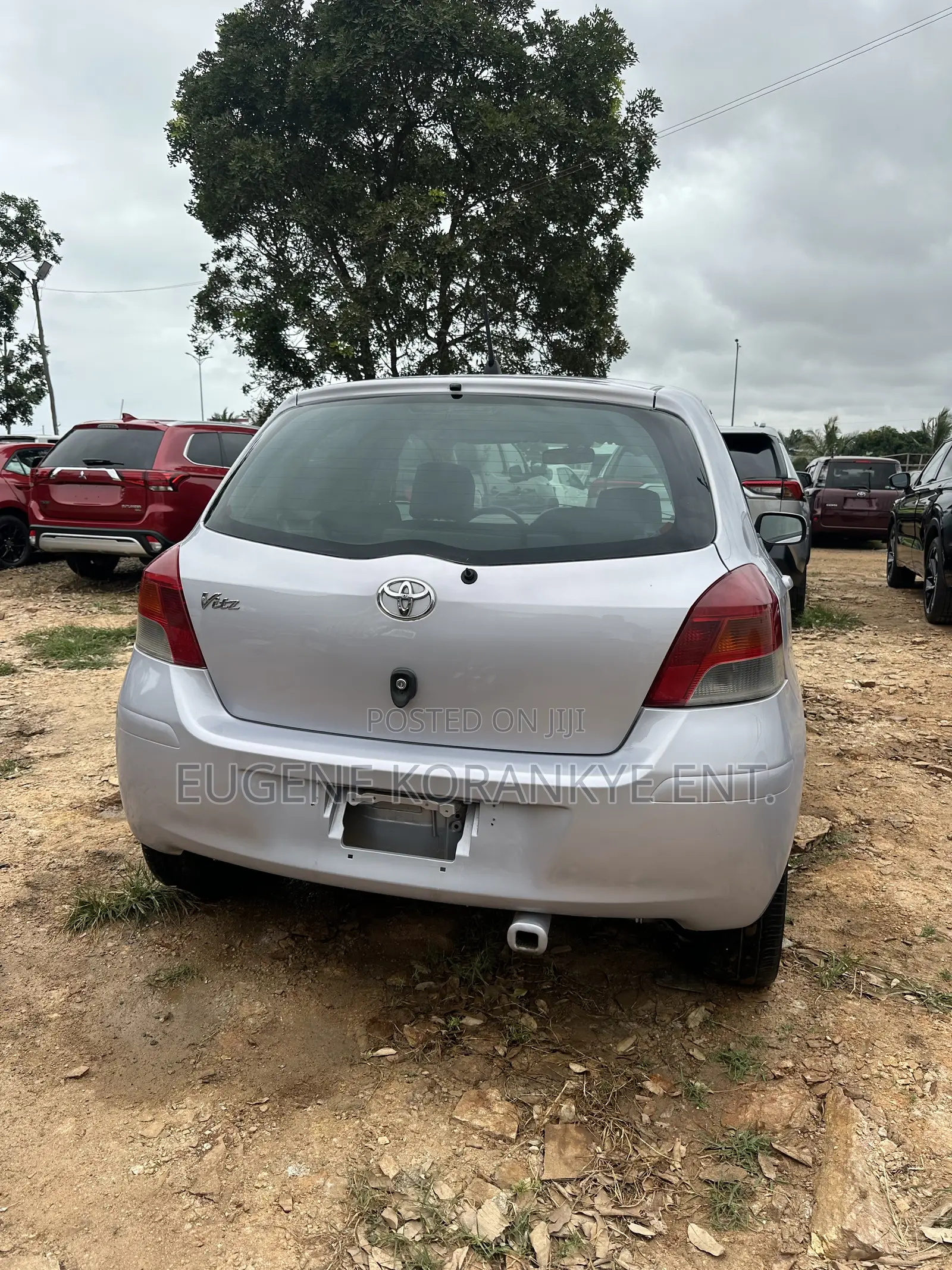 Toyota Vitz 1.5 FWD 5dr 2010 Silver