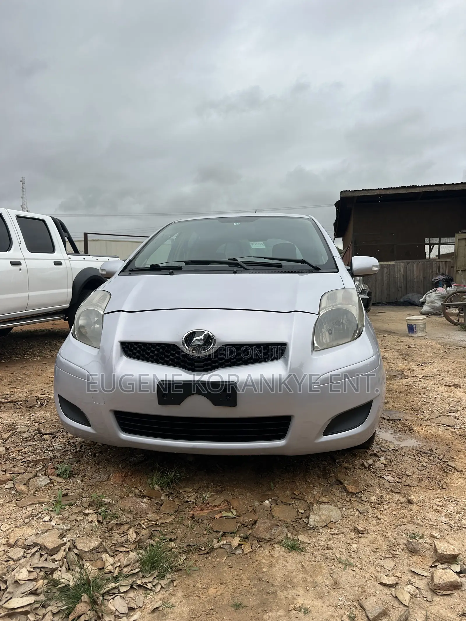 Toyota Vitz 1.5 FWD 5dr 2010 Silver