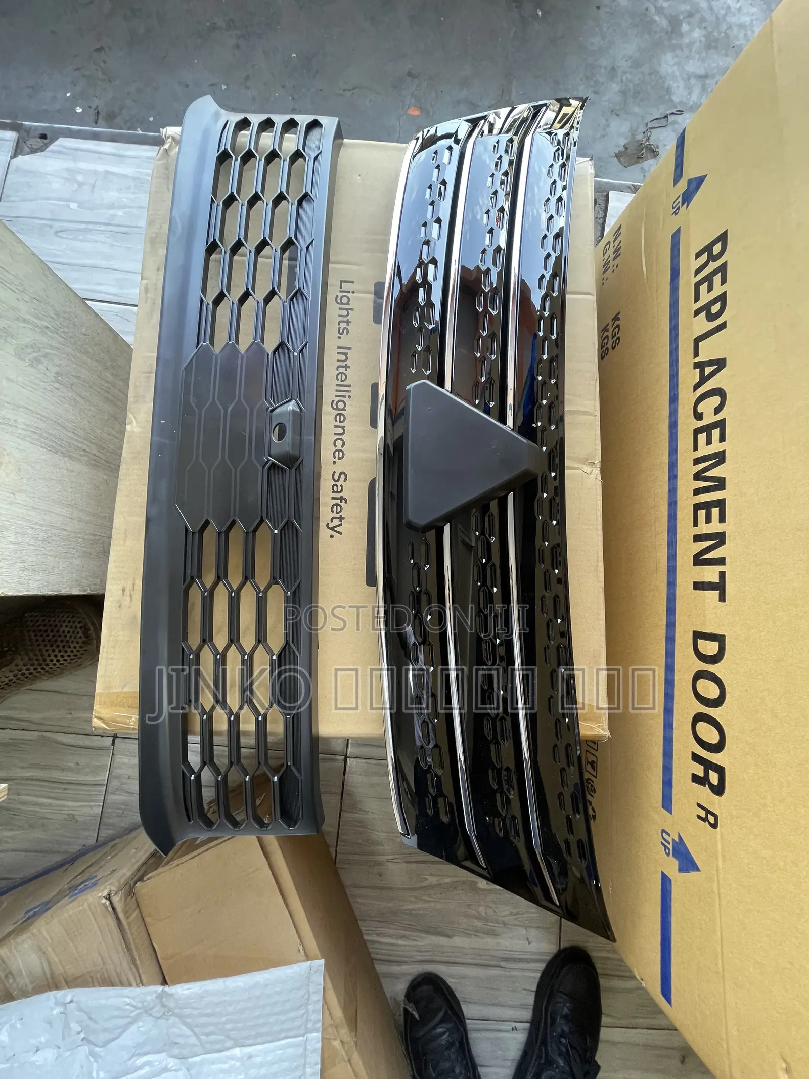 Mitsubishi Outlander 2023-on Grille(top and Down) Available
