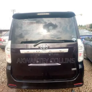 Toyota Voxy 2012 Black