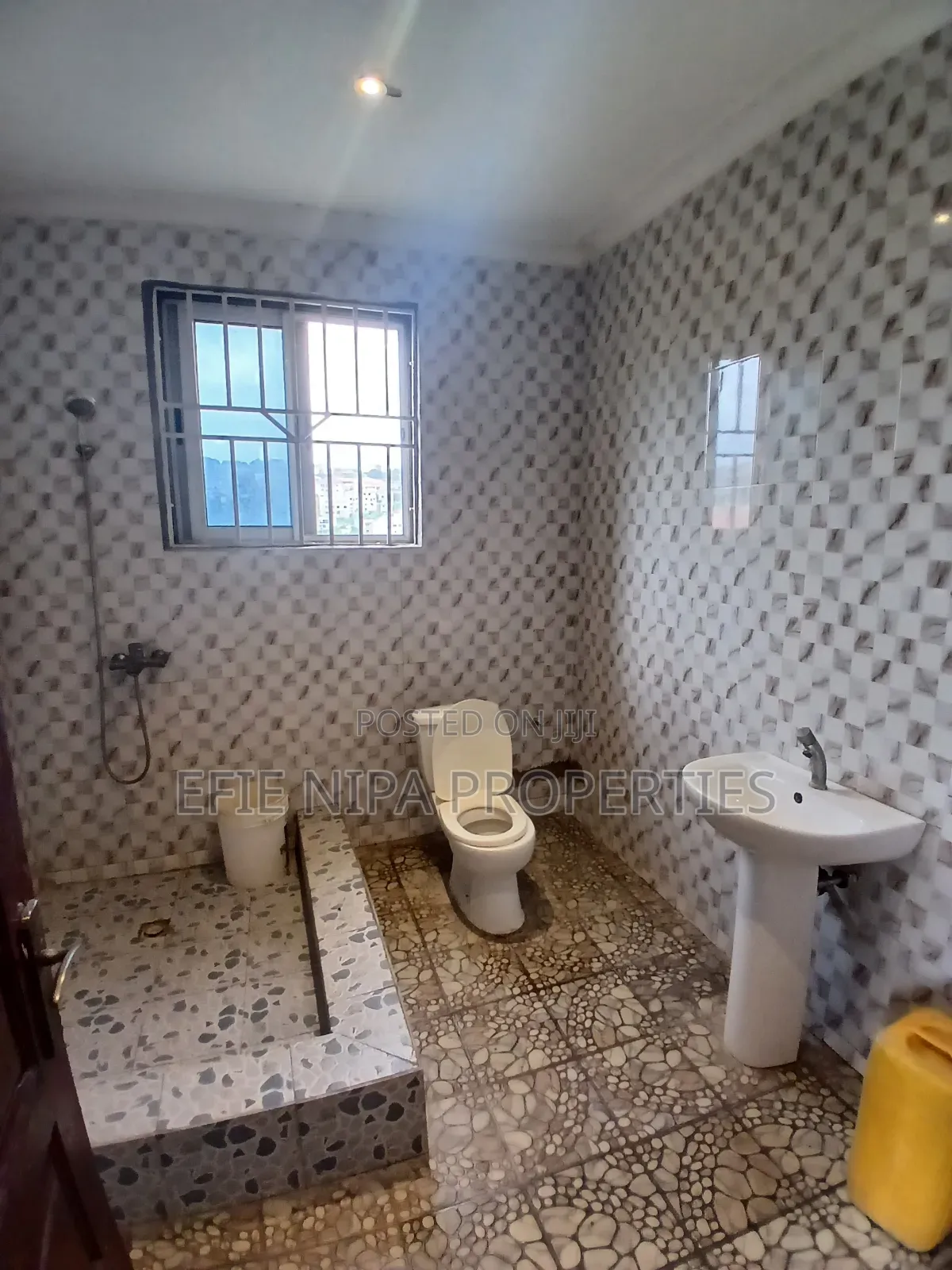 3bdrm Duplex in Ga East Municipal for rent