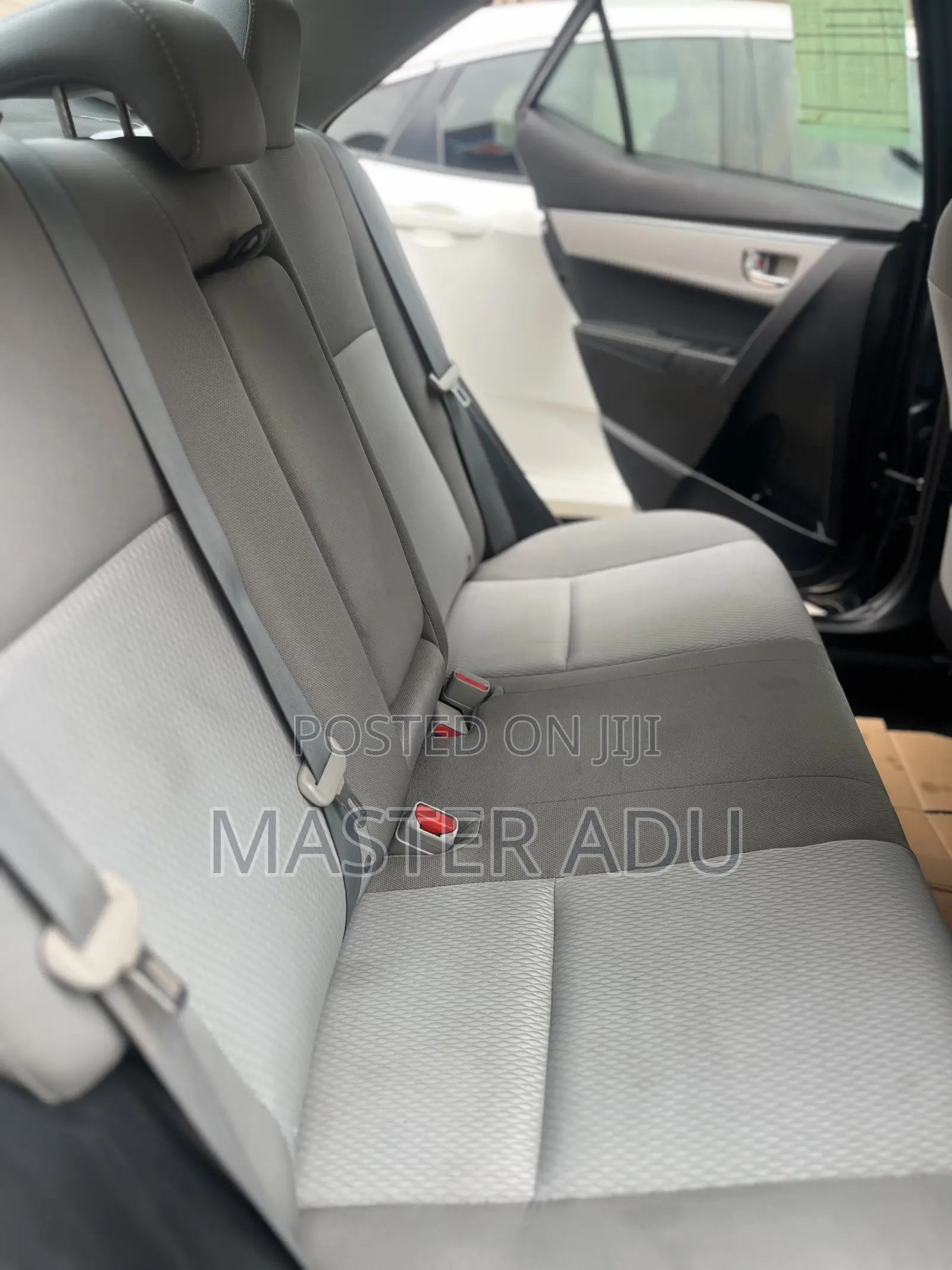 Toyota Corolla LE 4dr Sedan (1.8L 4cyl CVT) 2016 Gray