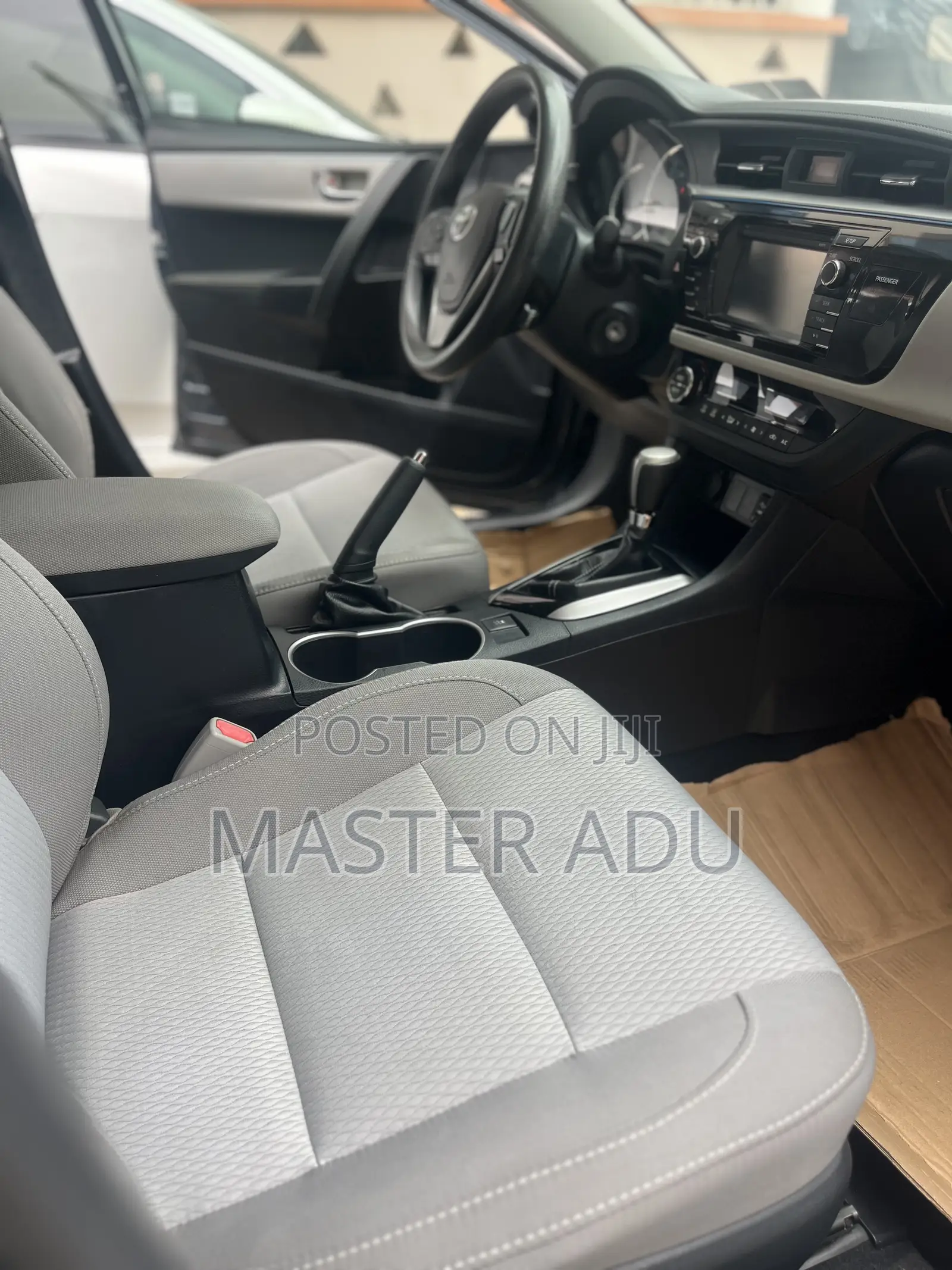 Toyota Corolla LE 4dr Sedan (1.8L 4cyl CVT) 2016 Gray