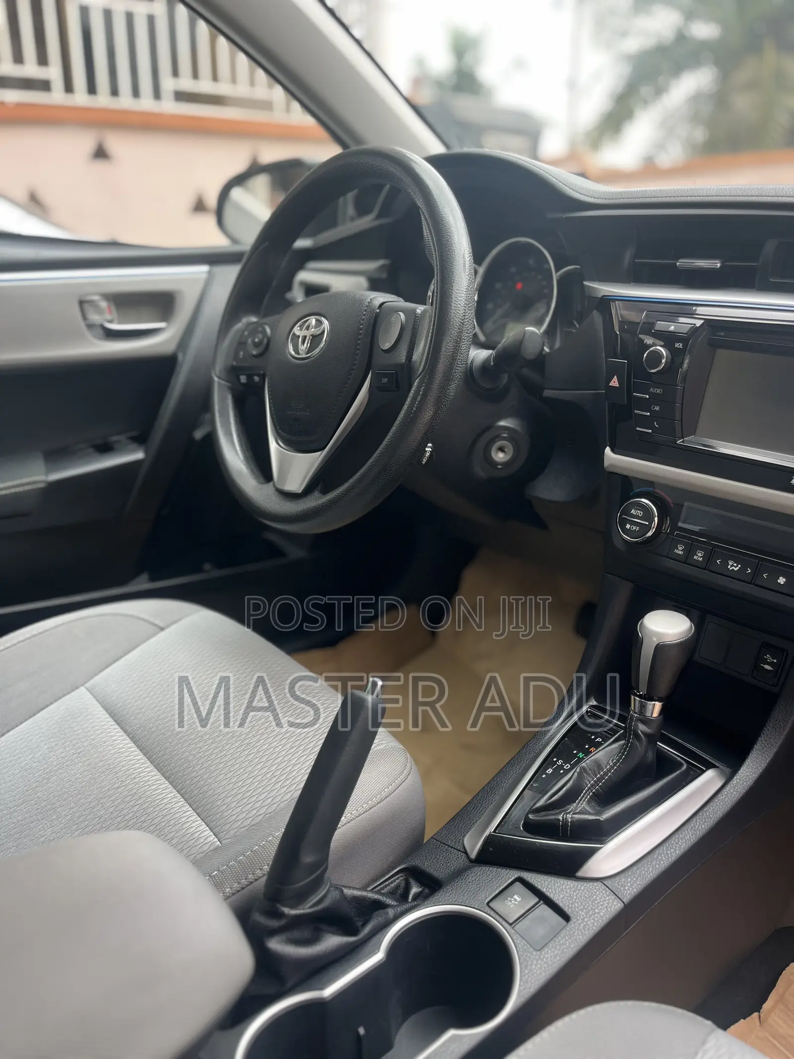 Toyota Corolla LE 4dr Sedan (1.8L 4cyl CVT) 2016 Gray