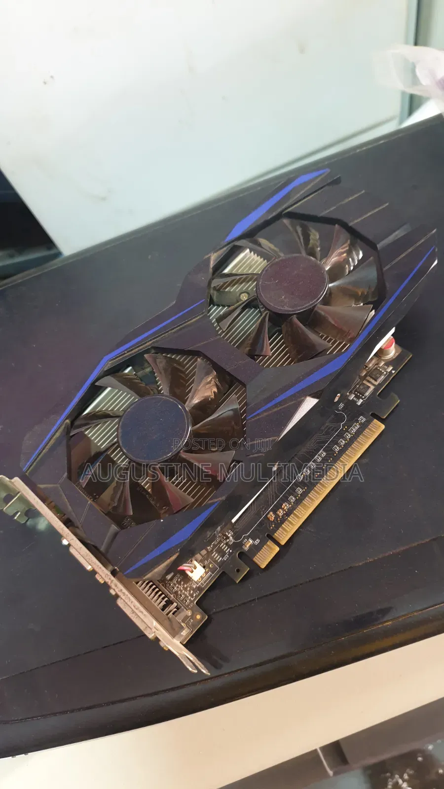 Video Card VGA 4GIG