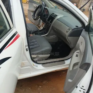 Toyota Corolla 2009 White
