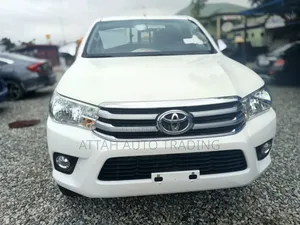 Toyota Hilux 2022 White