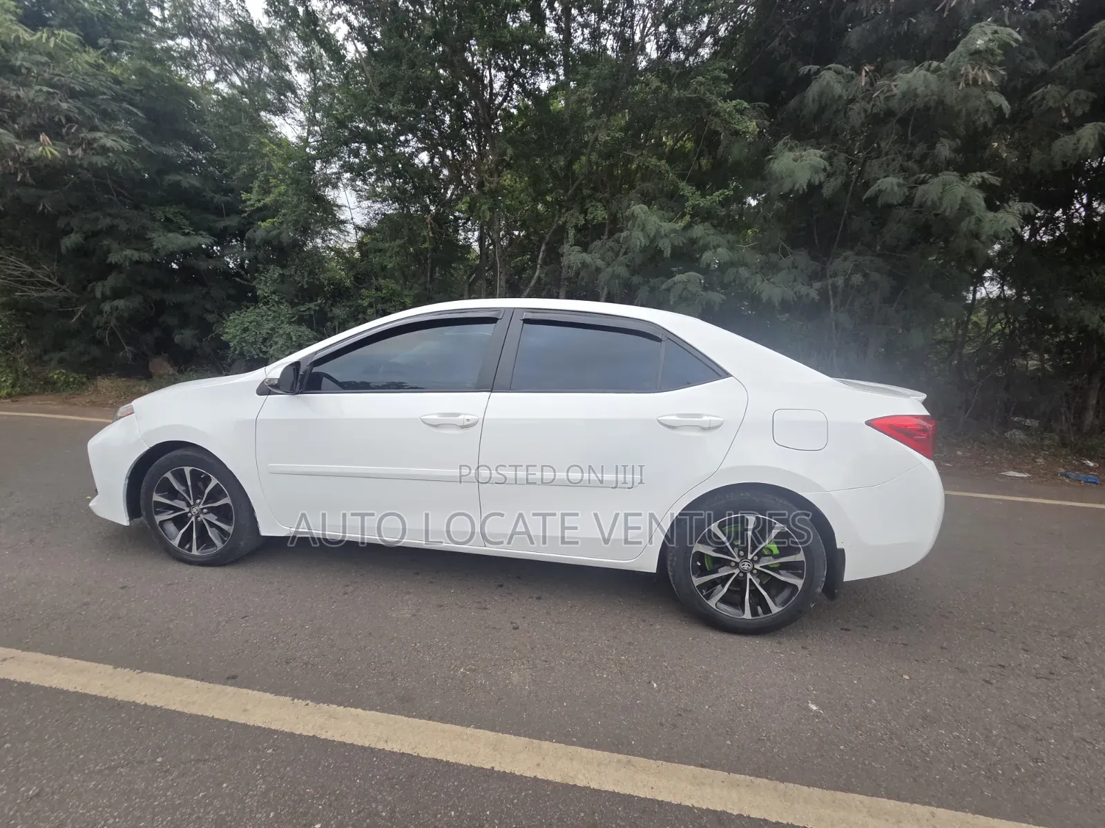 Toyota Corolla XSE (1.8L 4cyl 2A) 2018 White