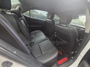 Toyota Corolla XSE (1.8L 4cyl 2A) 2018 White