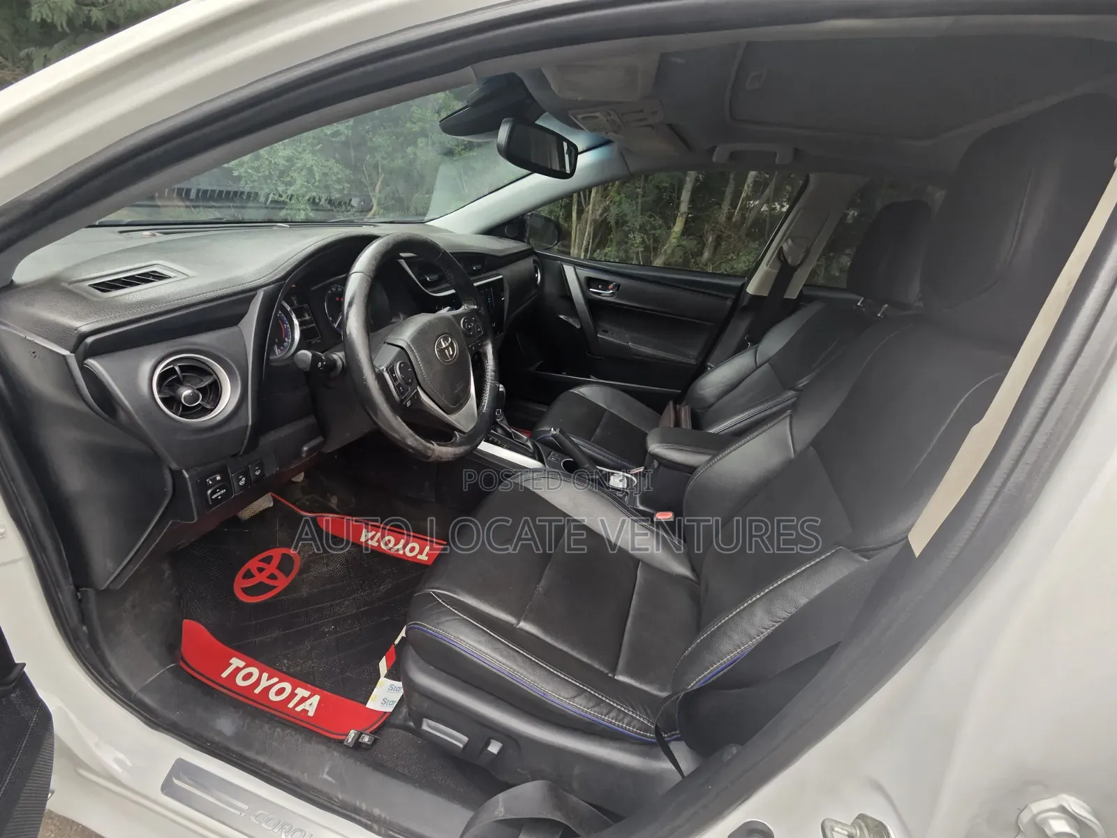 Toyota Corolla XSE (1.8L 4cyl 2A) 2018 White