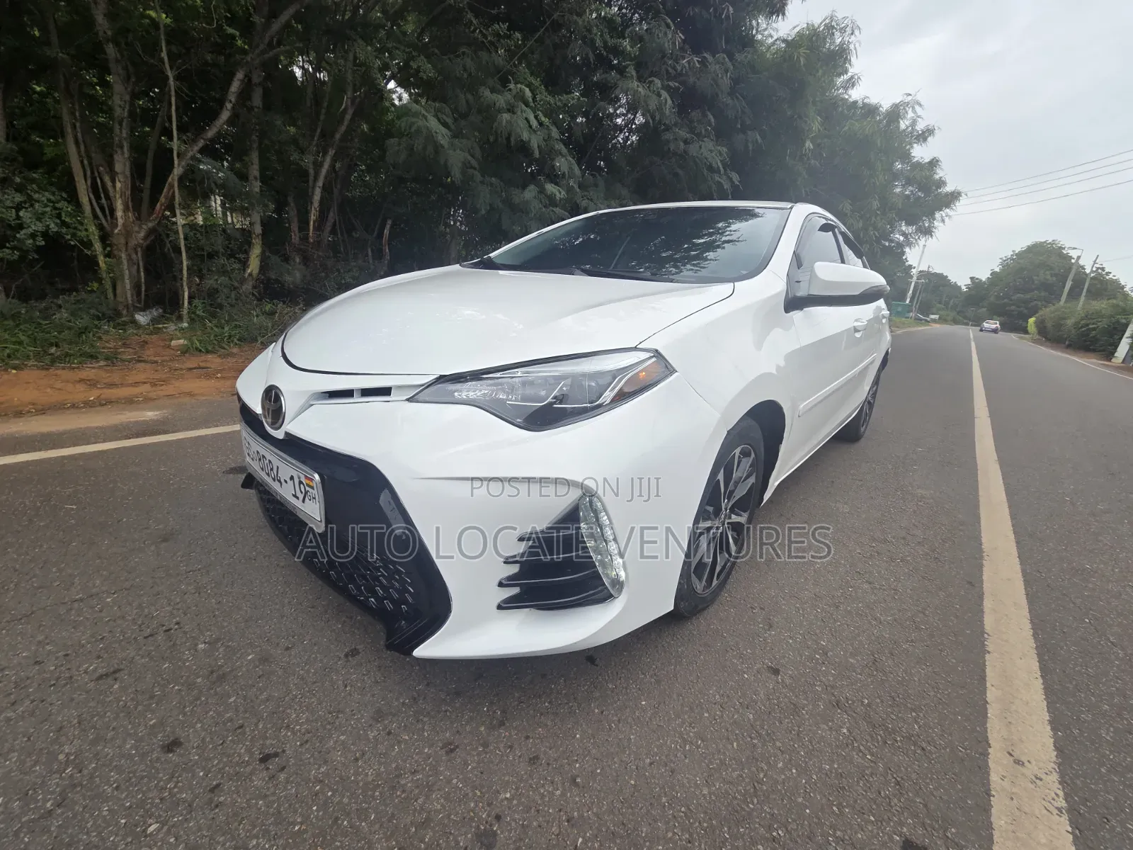 Toyota Corolla XSE (1.8L 4cyl 2A) 2018 White