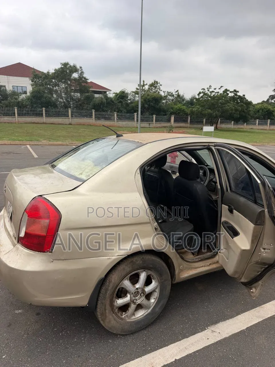 Hyundai Accent 2009 Gold