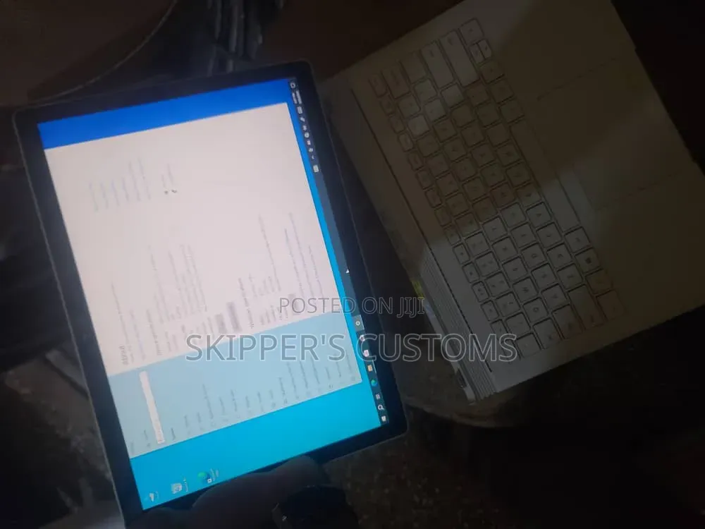New Laptop Microsoft Surface Book 2 8GB Intel Core i5 SSD 256GB