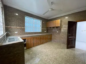 5bdrm Duplex in Ofankor for rent
