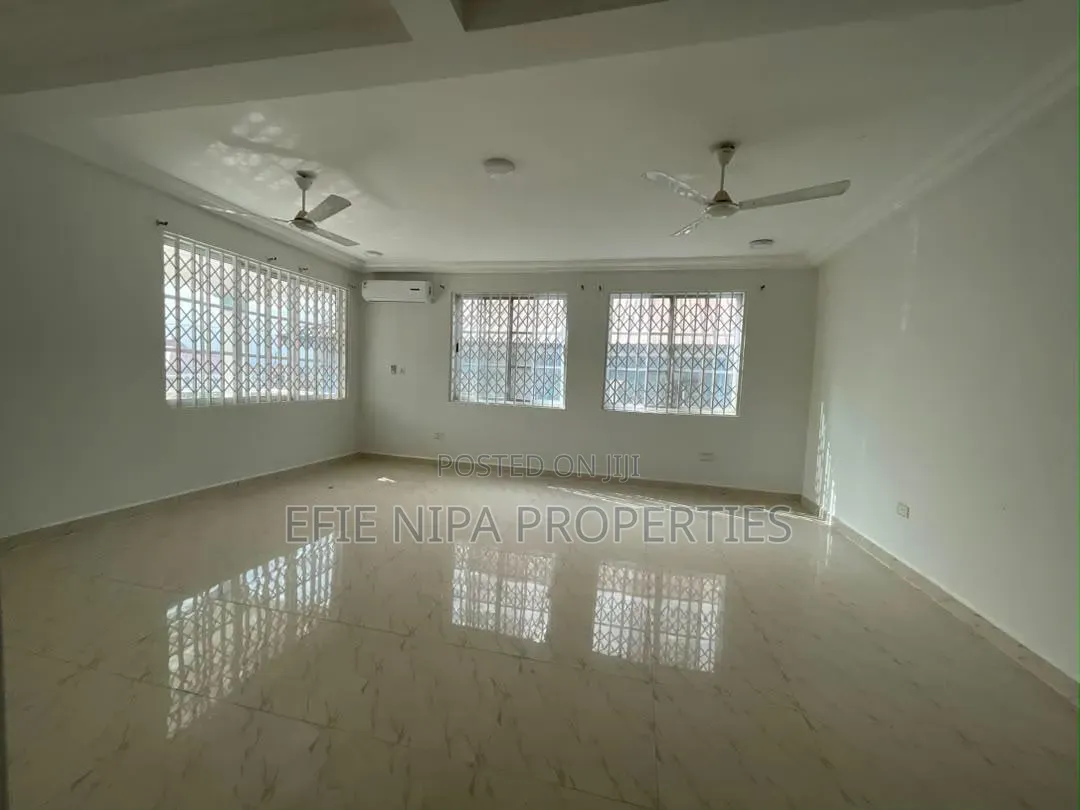 5bdrm Duplex in Ofankor for rent