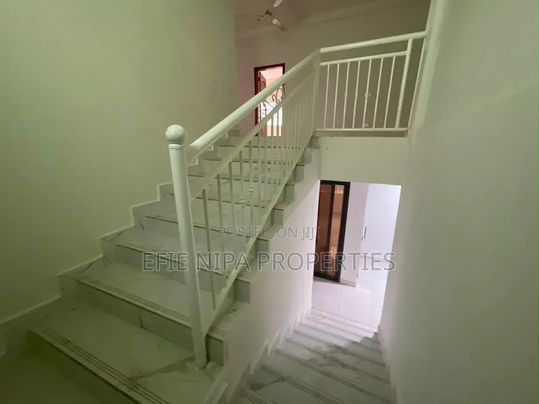 5bdrm Duplex in Ofankor for rent