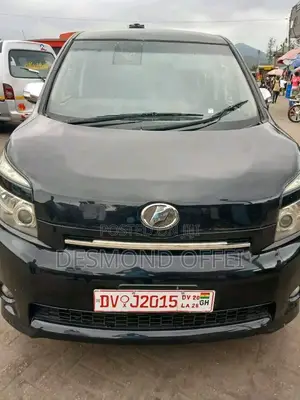 Toyota Voxy 2010 Black