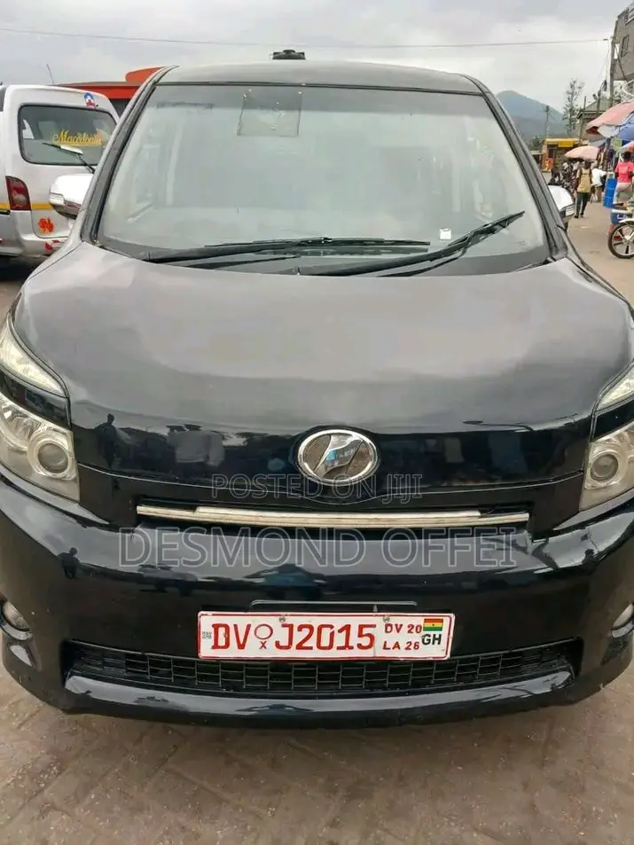 Toyota Voxy 2010 Black