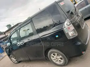 Toyota Voxy 2010 Black