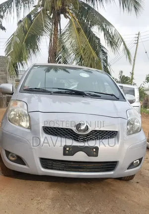 Toyota Vitz 2010 Blue