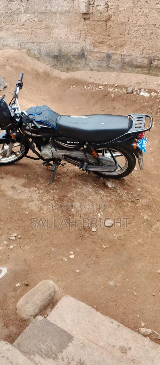 Bajaj Boxer 125 2025 Black