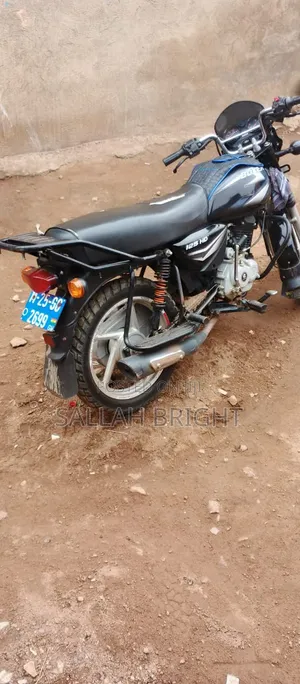 Bajaj Boxer 125 2025 Black