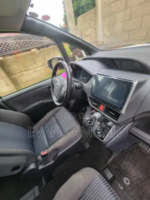 Toyota Voxy ZS Kirameki 2WD 7-Seater 2015 Off white