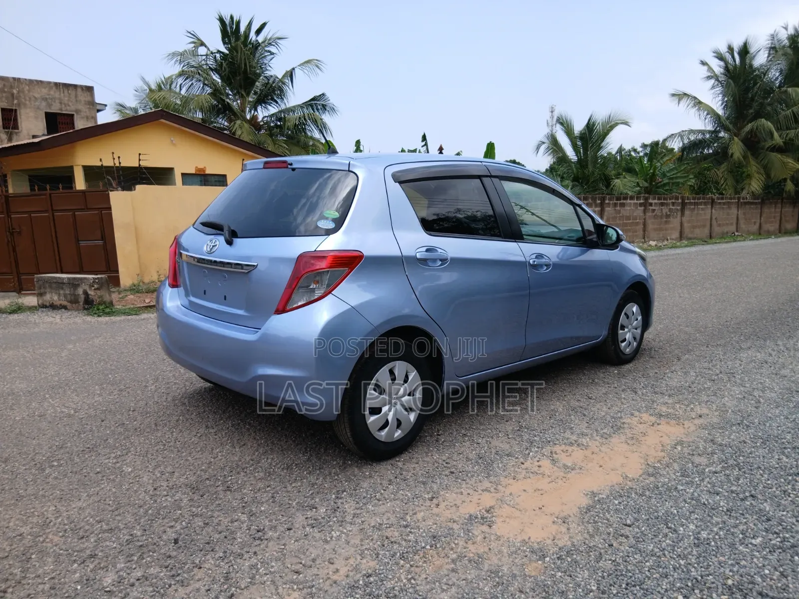 Toyota Vitz 2012 Blue